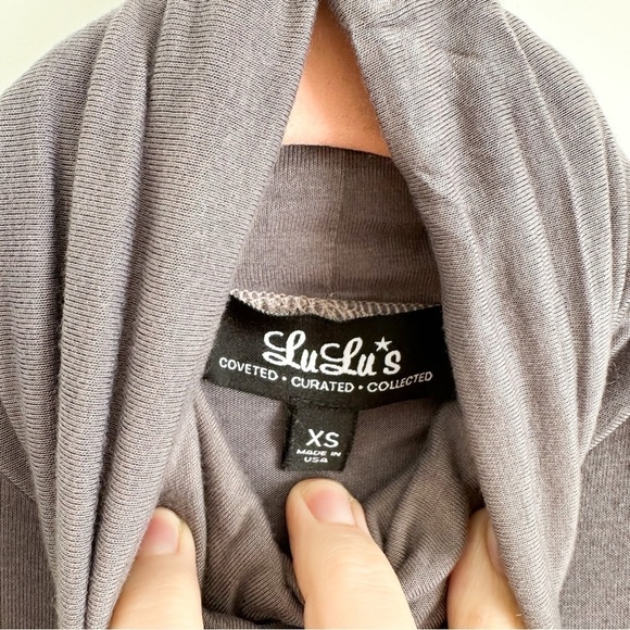 Lulu’s Alive and Kicking Sleeveless Turtleneck Top Cloudy Gray sz XS - Picture 9 of 9